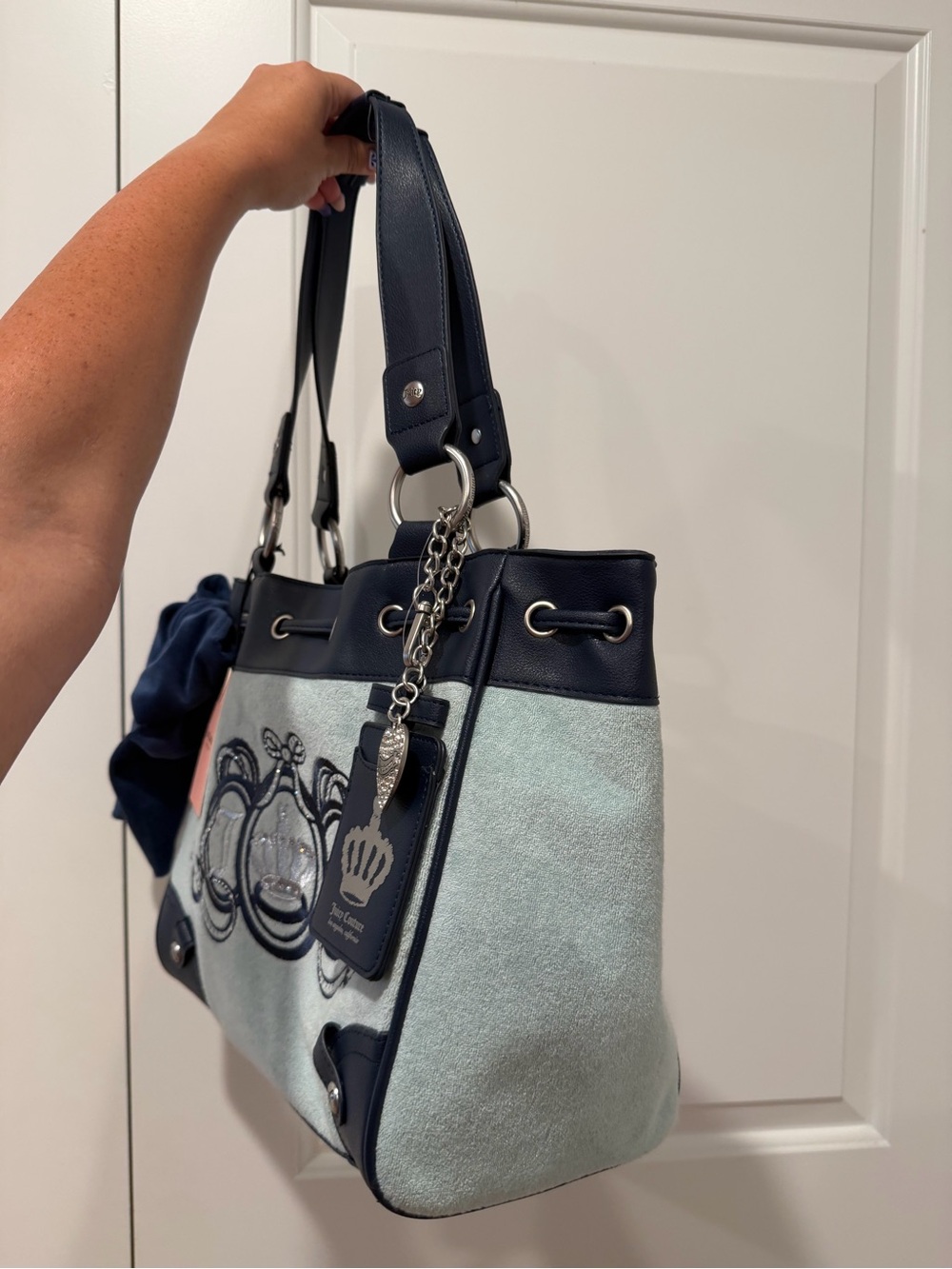 💙JUICY COUTURE~Lovers Club Daydreamer
Tote - Picture 4 of 5